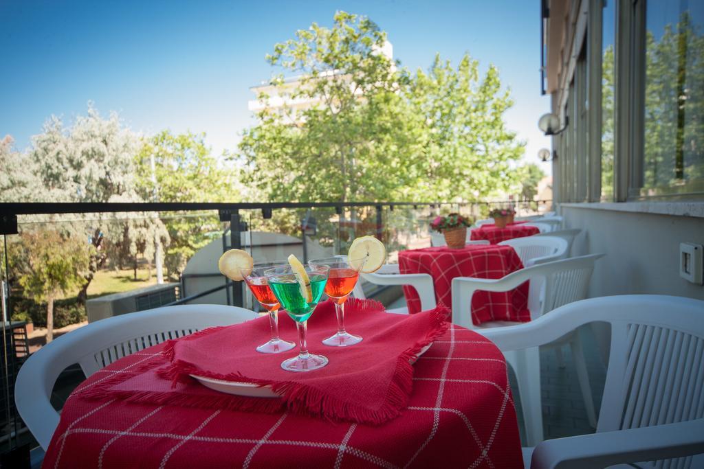 Hotel Madison Riccione Ngoại thất bức ảnh